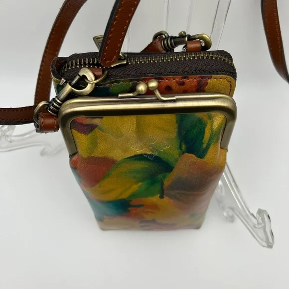 Patricia Nash Watercolor Butterfly Zip Around Wallet Crossbody NWOT - Picture 2 of 13